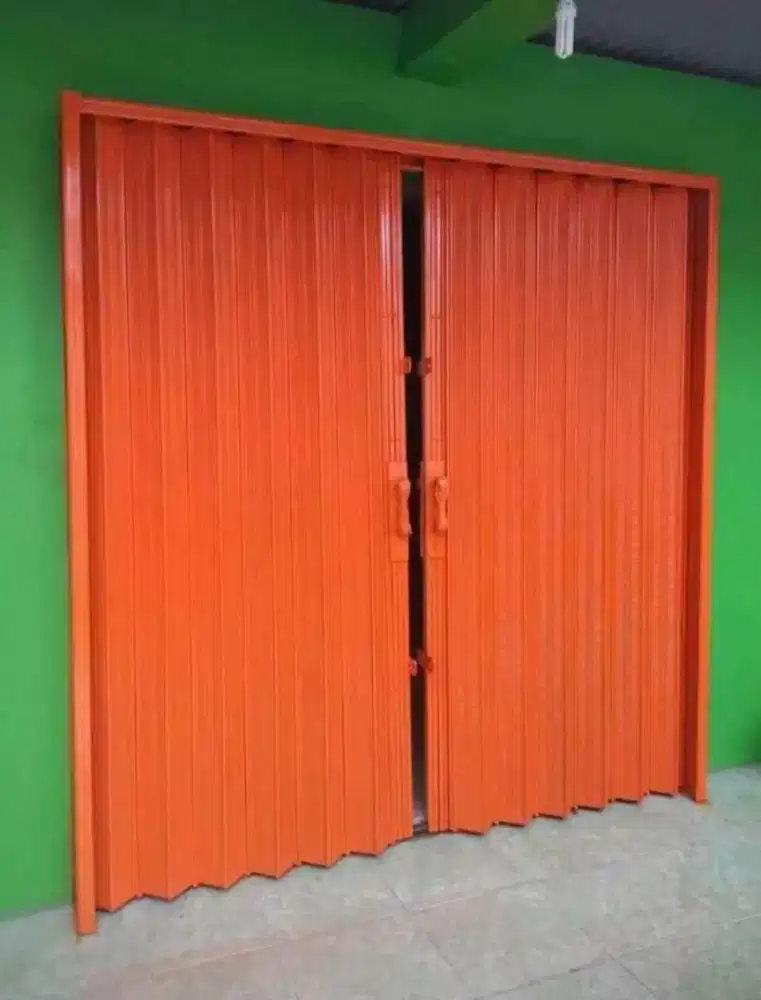 Roling door folding gate