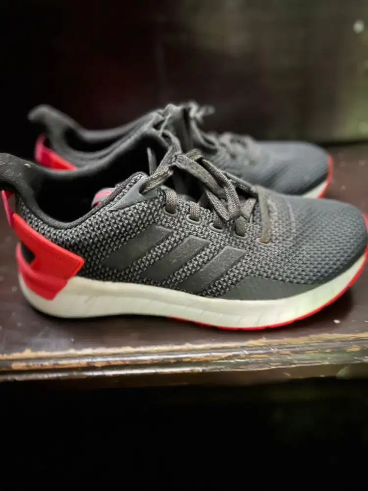 Sepatu wanita Merk Adidas