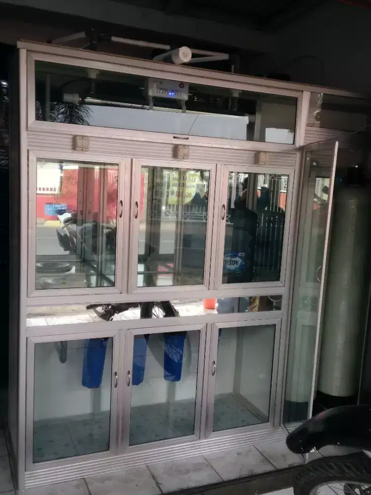 Air galon isi ulang Depo