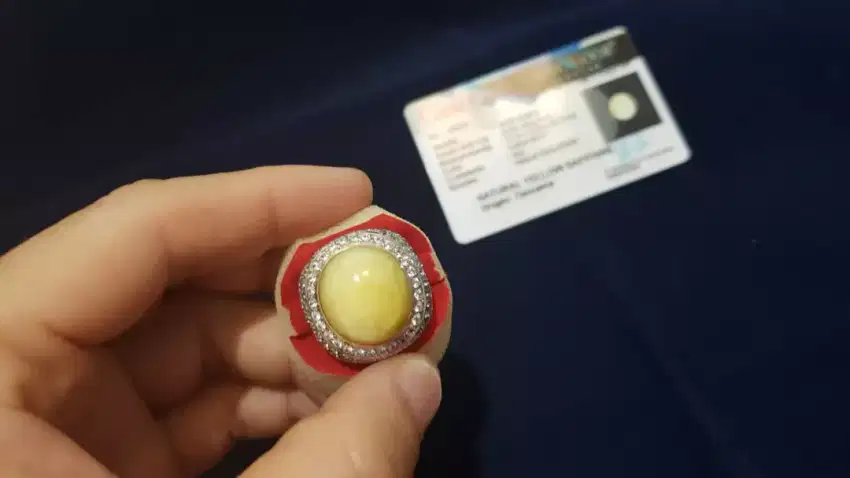 Dijual batu natural yellow sapphire jumbo wungkul