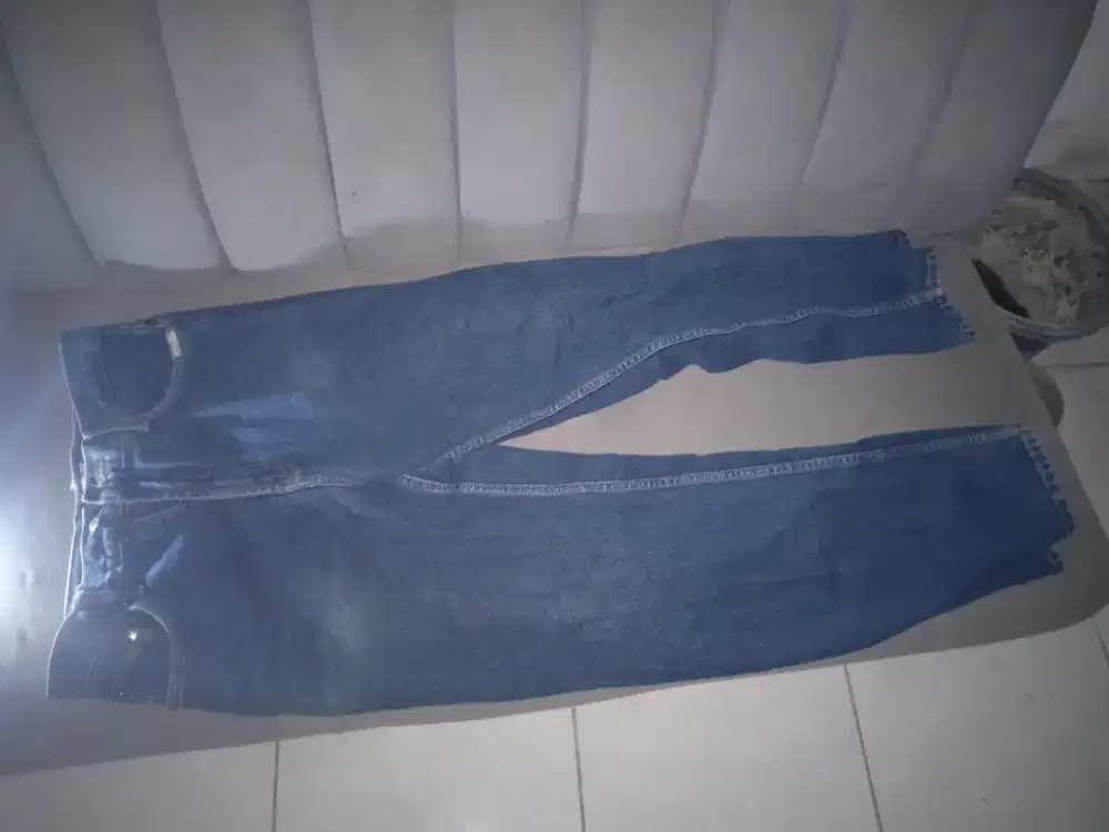 Celana jeans merek gucci ukuran 35
