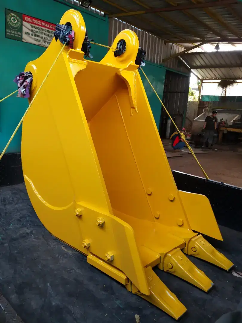 Bucket Parit Excavator 5,7,13,20,30Ton Kobelco Komatsu Cat Sany DLL