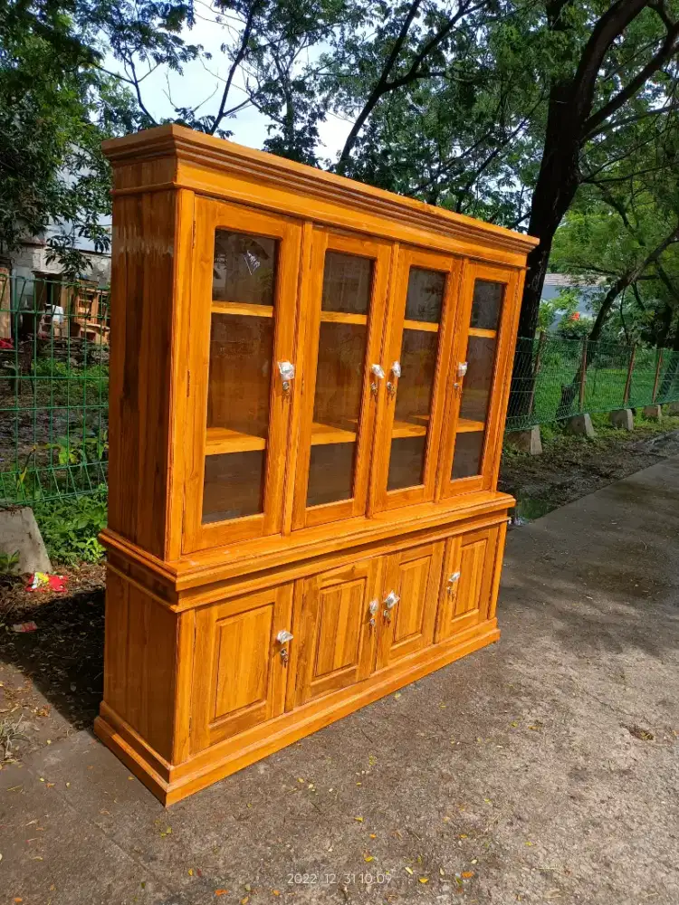 Lemari pajangan rak buku kayu jati