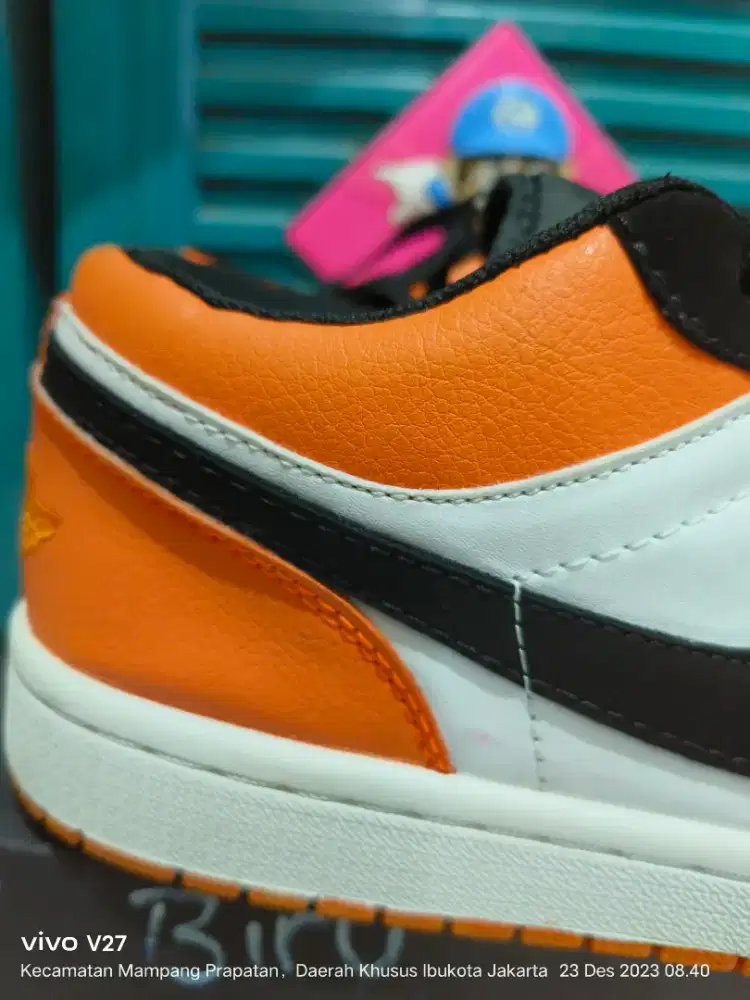 Sepatu sneakee Nike Aj1 Orange size 42