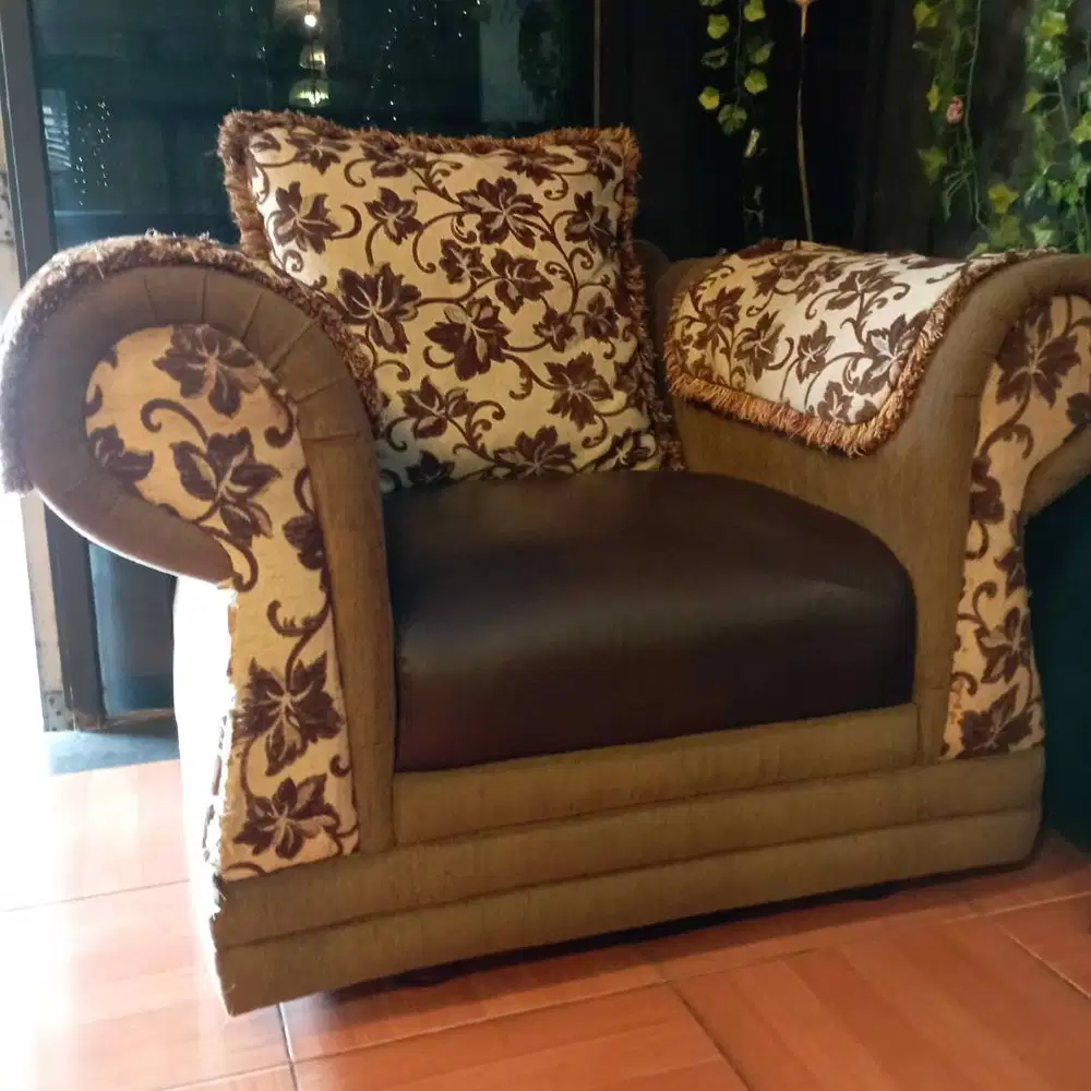 Sofa Single Seat Vintage Bermotif Preloved