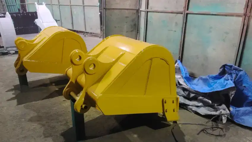 BUCKET STD 0.45m3 kelas 13ton PC130 SK130 SH130 ZAXIS130 SY135