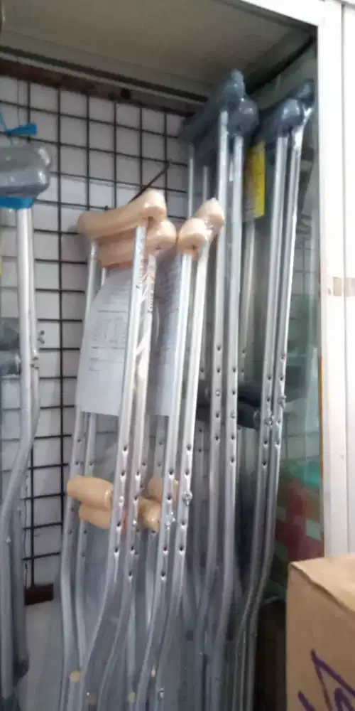 TONGKAT KETIAK SIZE S - M - L WARNA GREY DAN KUNING MUDA