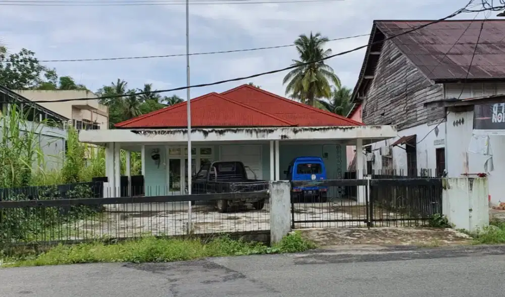 Dijual rumah dan tanah