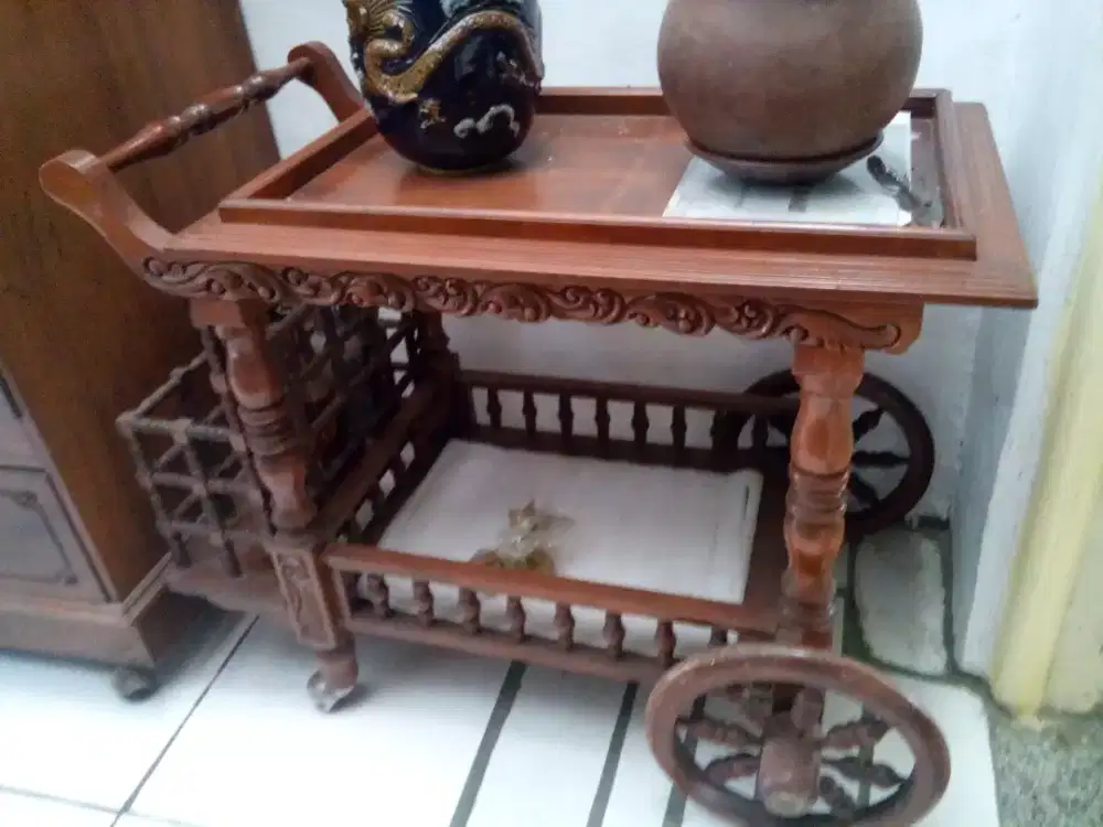 Meja Ngeteh Jati Tua