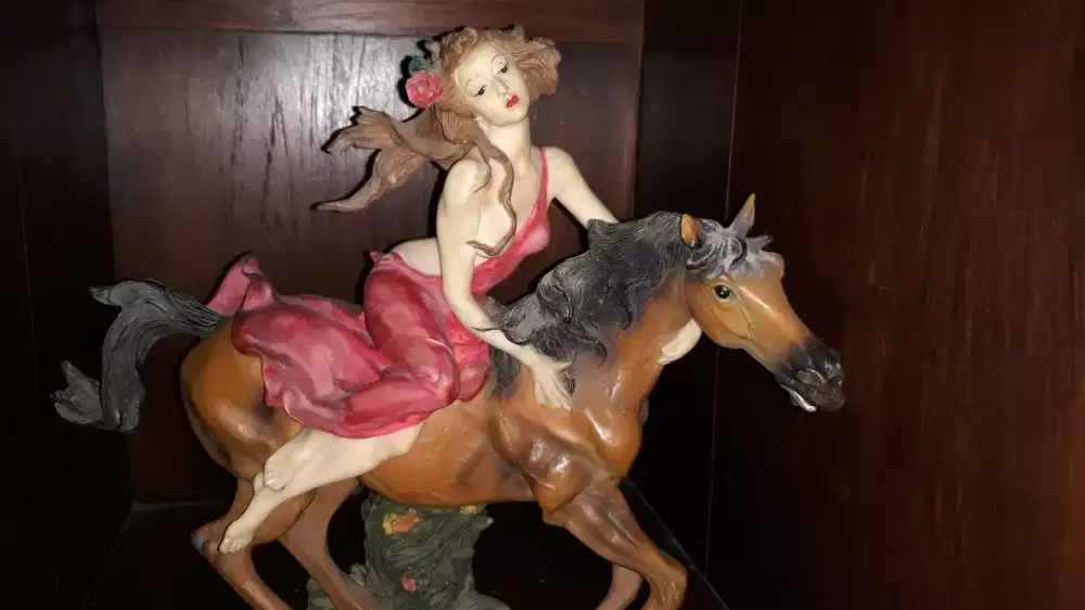 Pajangan Patung Kuda Antik