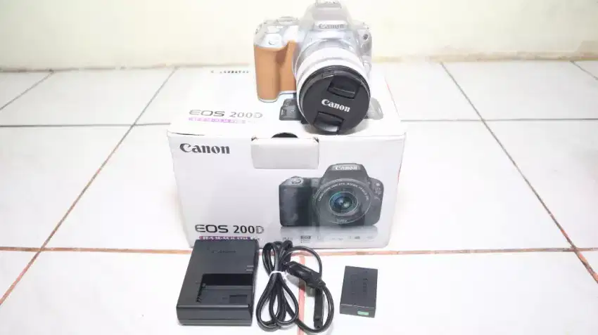 Canon 200d mulus warna brown fullset