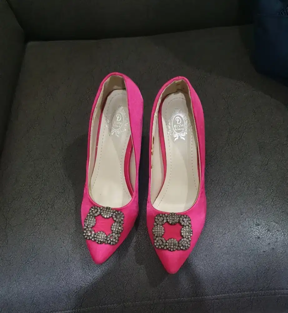 Dijual murah&bagus sepatu impor size 38 cakep sekali
