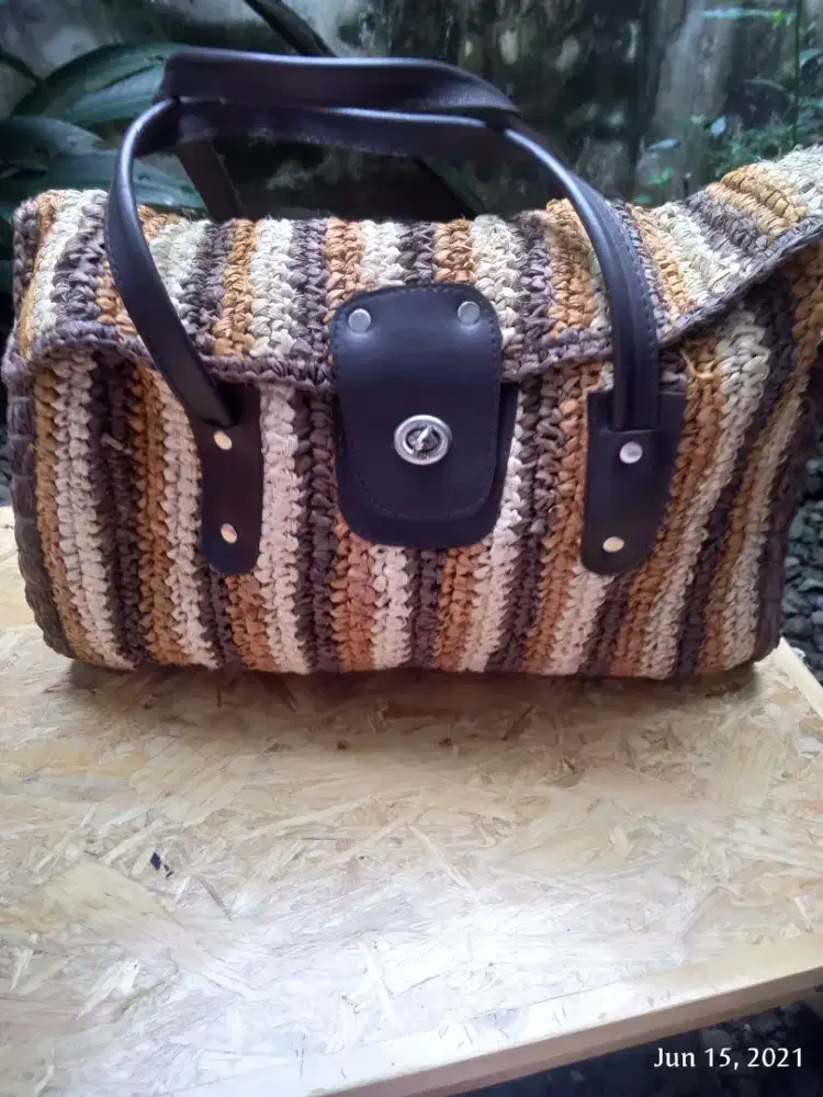 Tas Jinjing Anyaman