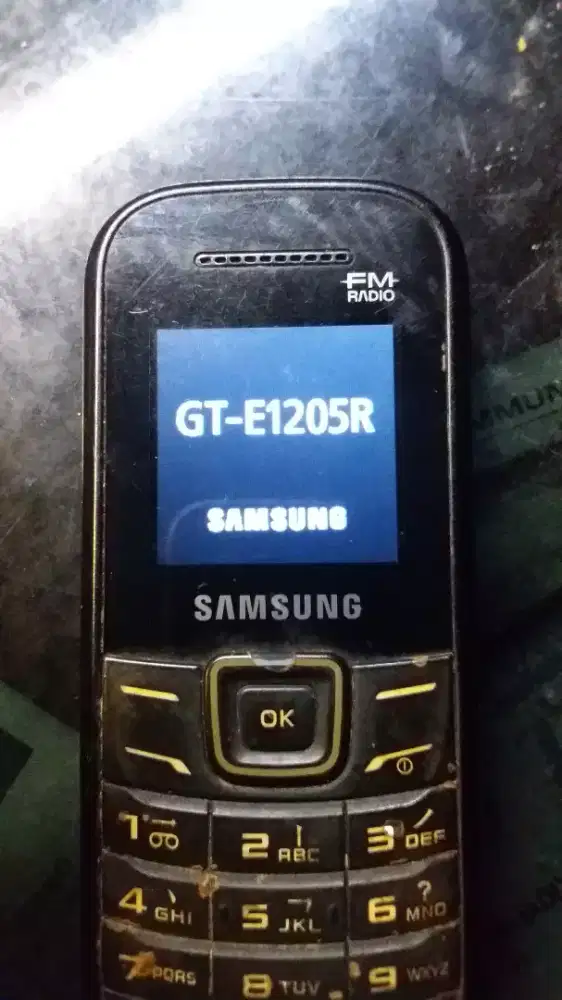 Hp Jadul Samsung GT- E1205 GSM 1 kartu
