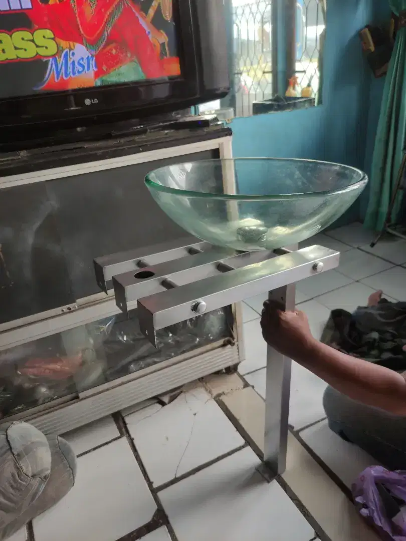 SINK/WESTAFEL CUCI TANGAN KACA MODEL BERDIRI