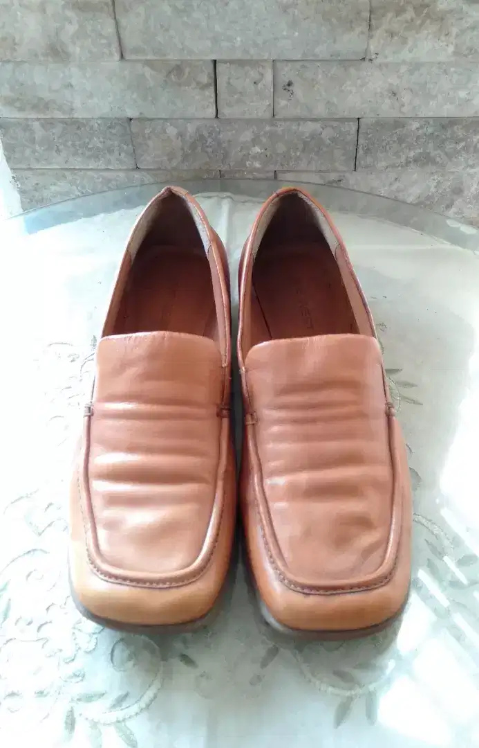 Sepatu pantofel Nine West (Sepatu kulit)