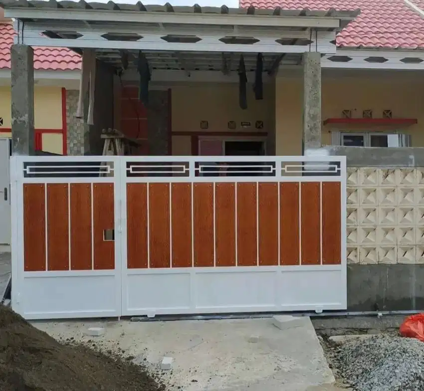 Pintu pagar besi. Kanopi besi. Kanopi baja ringan. Railing tangga dll