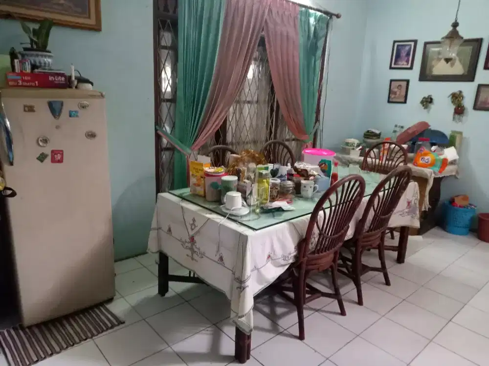1 set Meja Makan + Kursi dari Bahan Asli Rotan, Kondisi Bagus Terawat