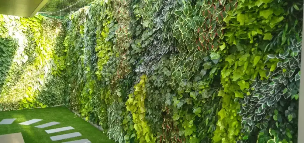 Vertical Garden Sintetis Terlaris Untuk Interior Rumah dan Kantor