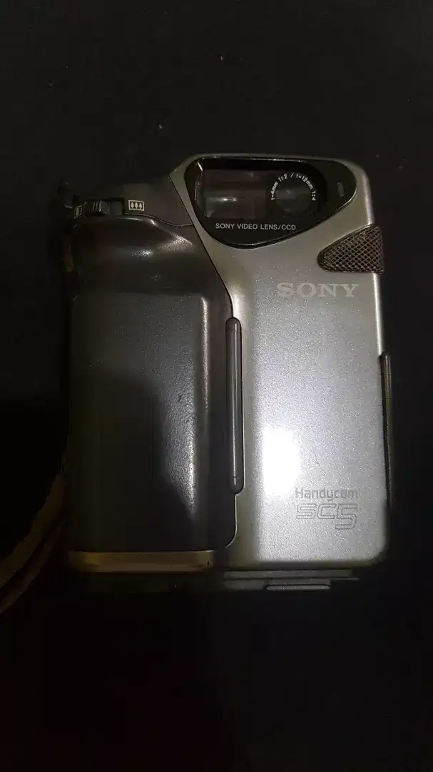 Handycam Sony CCD SC5E. Hidup. LCD Tampil tapi rusak.