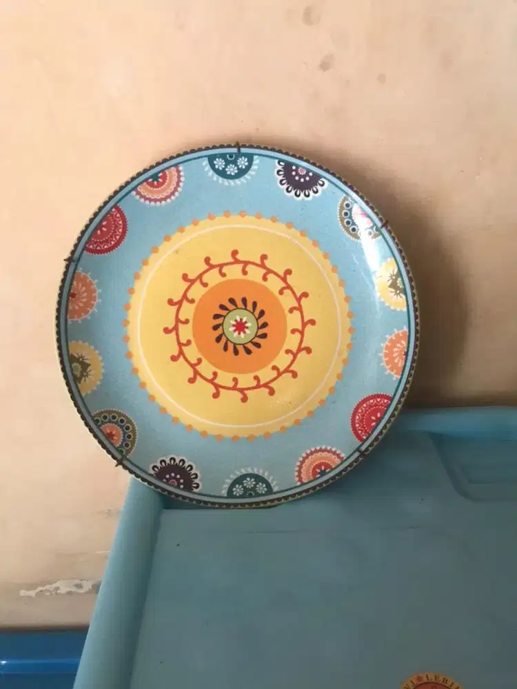 pajangan piring kramik