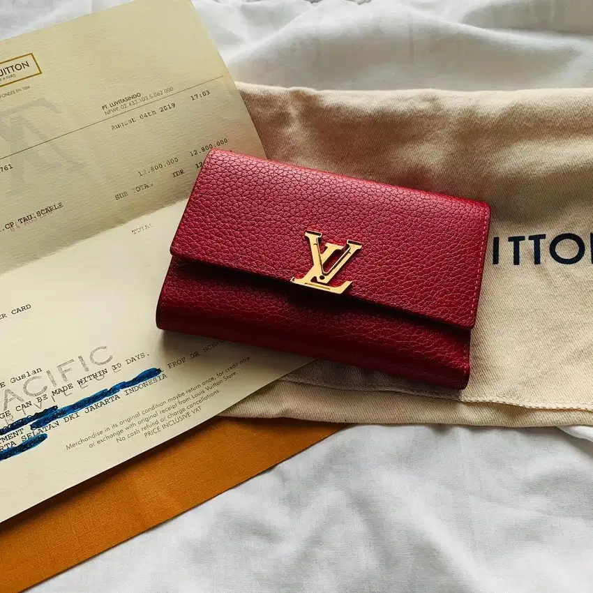 Preloved LV capucine wallet