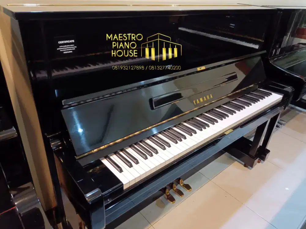 Piano Yamaha U1