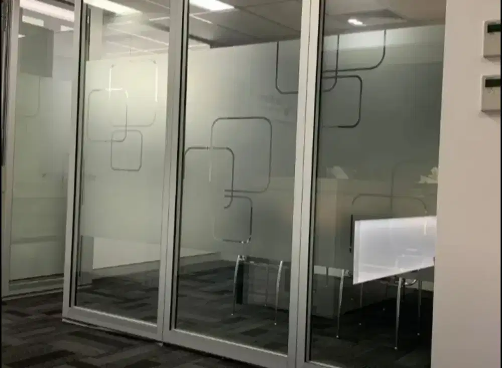 Stiker sanblas kaca film stiker kaca multifungsi yang banyak manfaatny