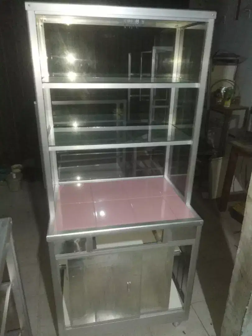 Etalase jus P.75cm hordeng bahan meja keramik