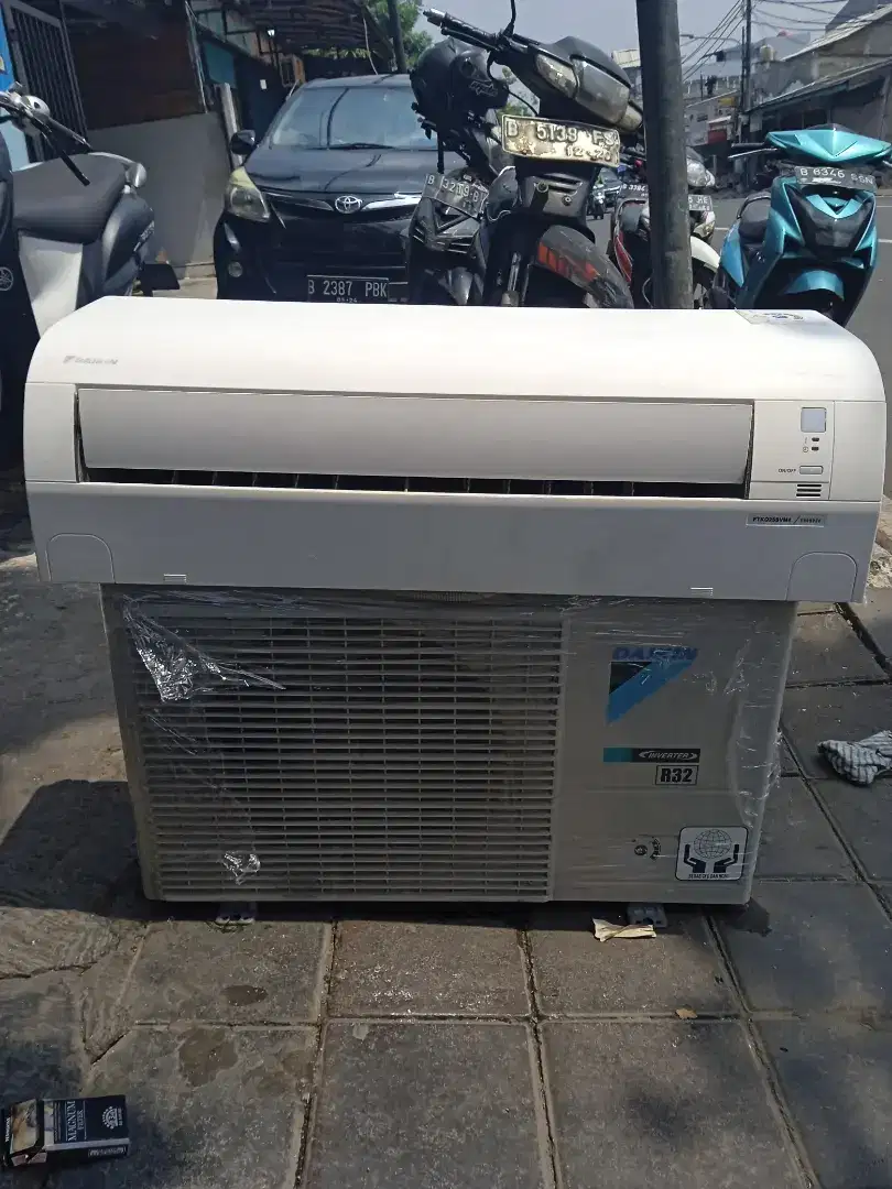 AC SECOND DAIKIN 1 PK INVERTER 100% GRESS ORIGINAL  GARANSI 3 BULAN