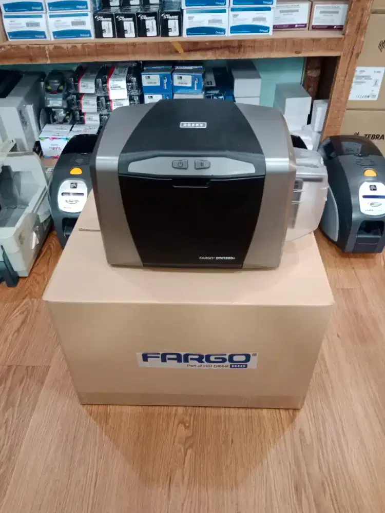 Printer ID Card Fargo DTC1250e Bekas Normal