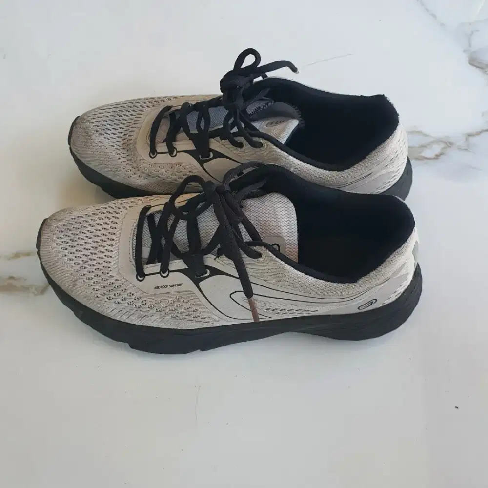 Sepatu Sport MURAH HHH, nyaman buat olahraga