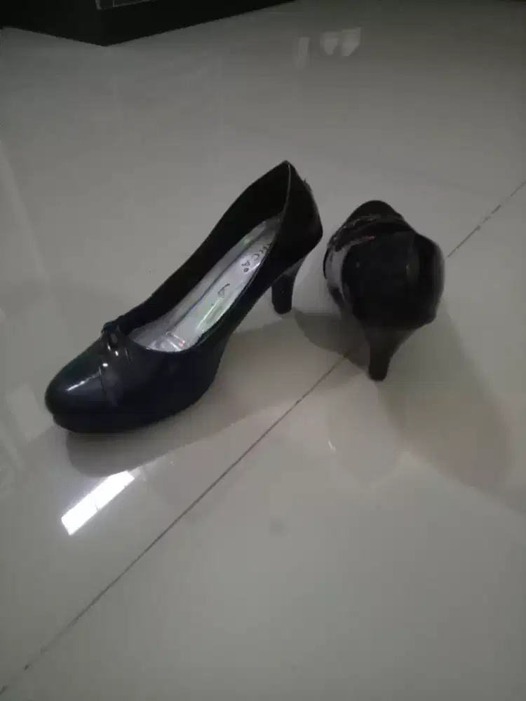 Sepatu wanita sz 37 heels hitam