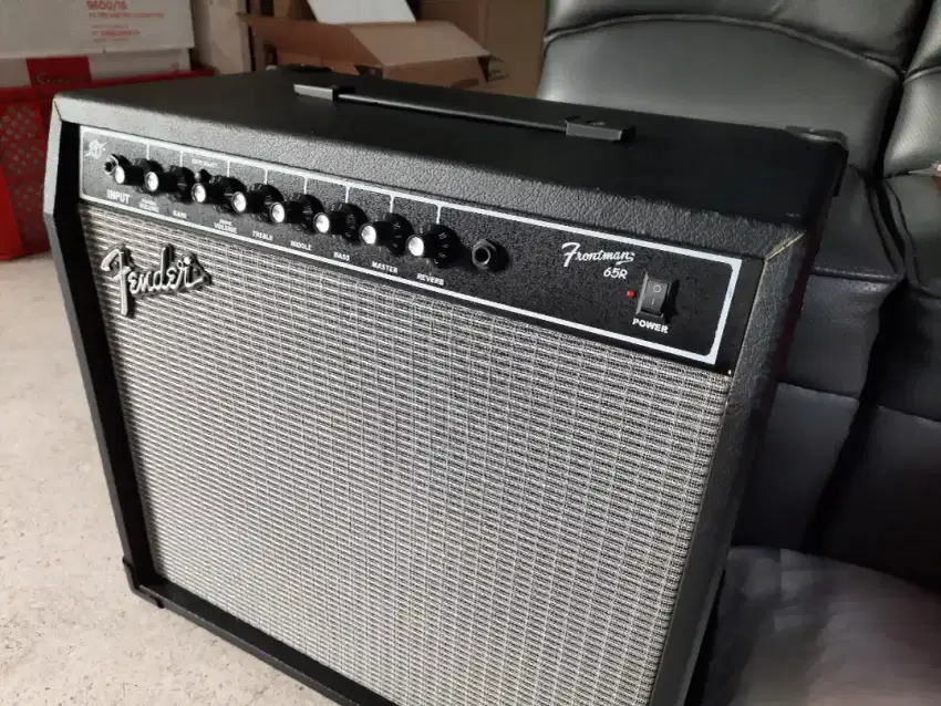 Fender Guitar Amplifier 12in (uklaf music store)