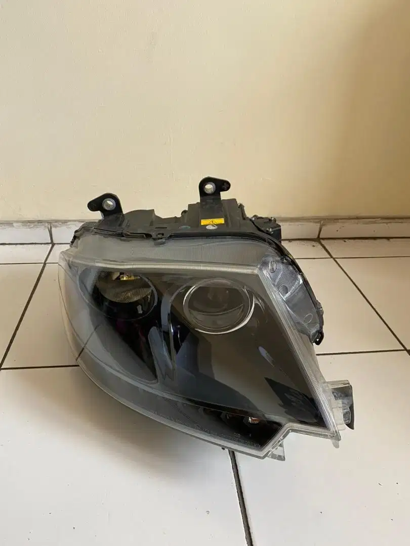 Maserati Quattroporte GTS 2009-2012 lampu depan headlight