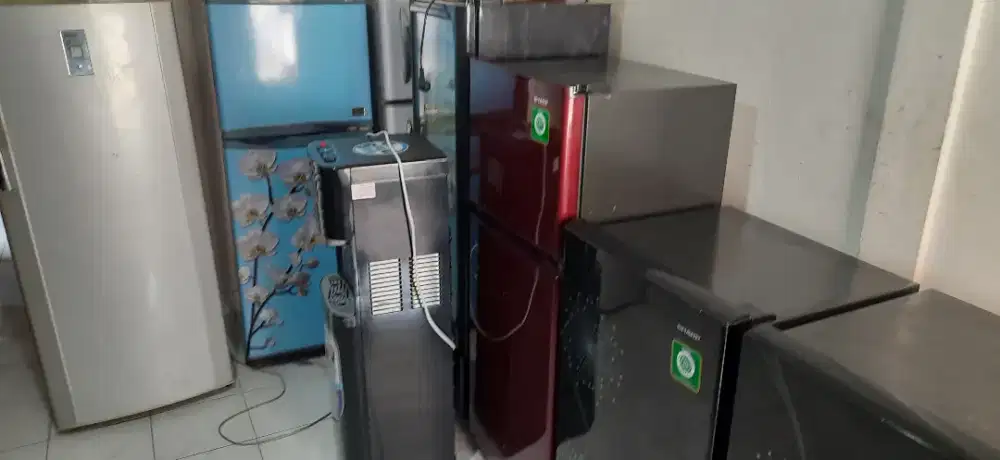 Dibeli kulkas showcase freezer bekas
