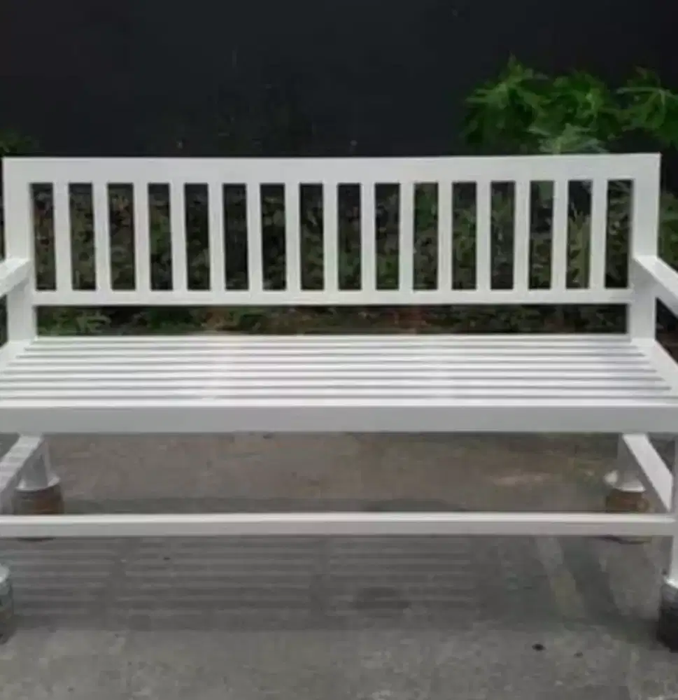 Bangku taman desain minimalis