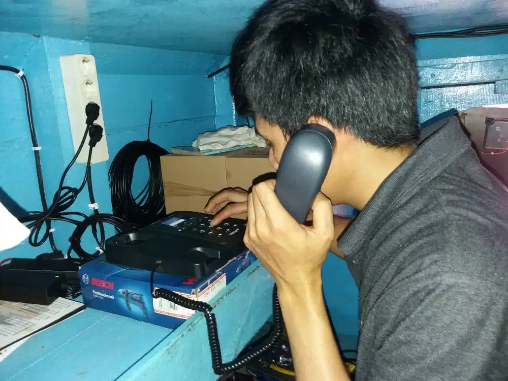 Telepon Satelit Thuraya SeaPhone SF2500 untuk dilautan