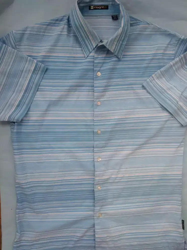 Kemeja Insight size L (L 57 cm dan P 75 cm)