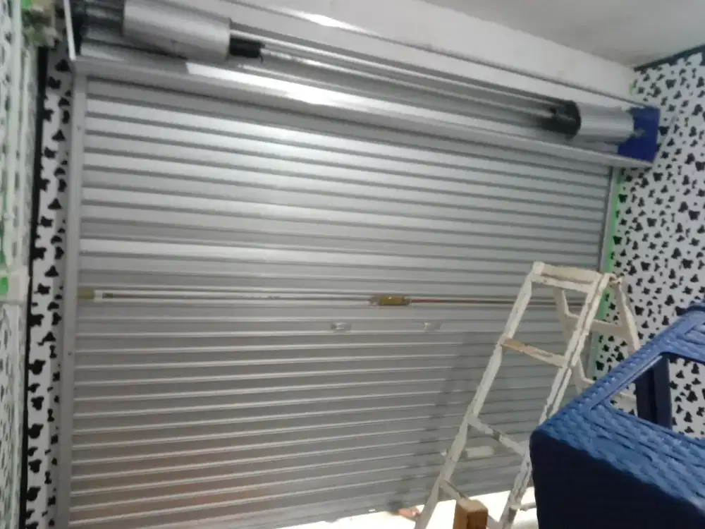 ROLLING DOOR DAN FOLDING GATE