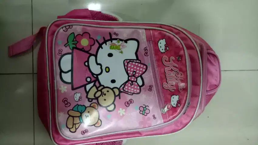 Tas sekolah anak motif hello kitty