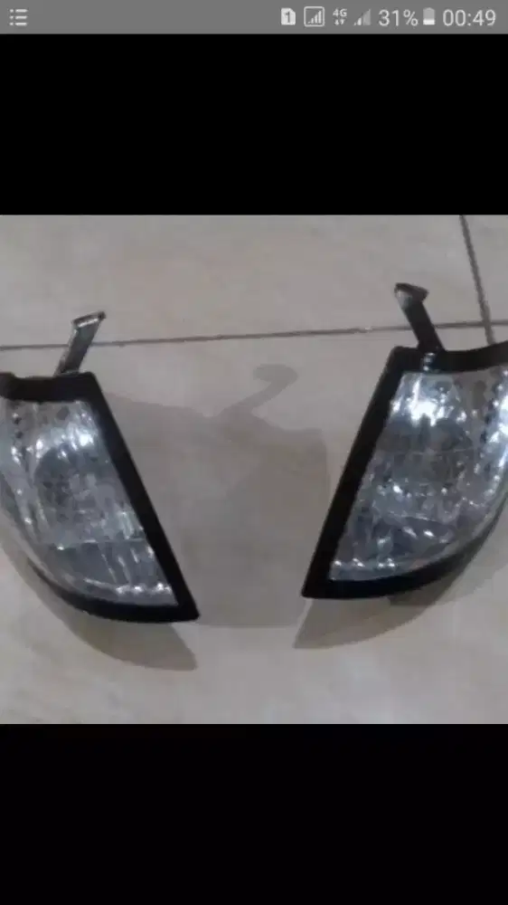 Lampu sen Toyota Soluna warna kristal