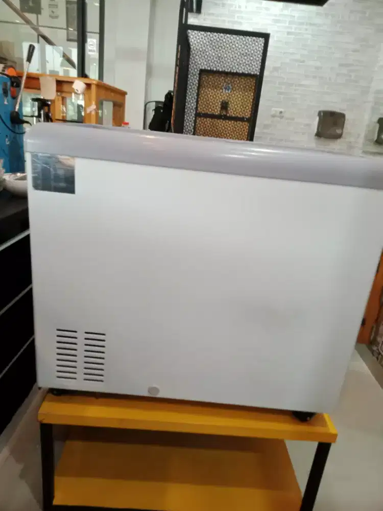 Jual beli dan perbaikan kulkas