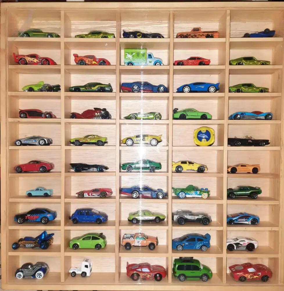 Miniatur die cast komplit 1 sett bersama rak