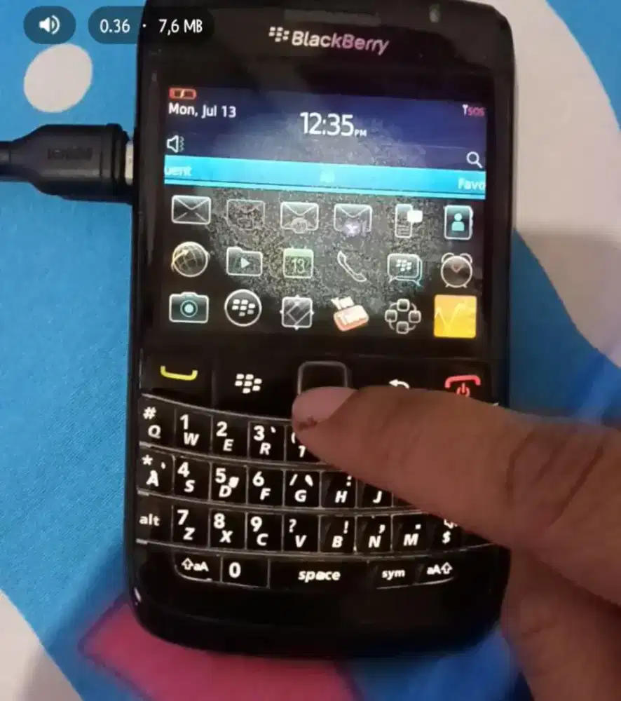 Hp blackberry onyx 2 9780 black