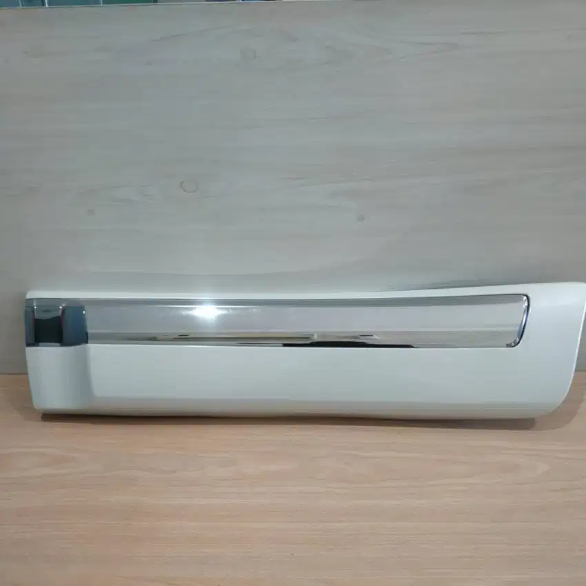 List Pintu Belakang kiri /  MOULDING SUB-ASSY, REAR DOOR Landcruiser
