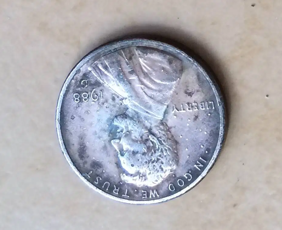 Uang Koin kuno Amerika 0ne Cent  - Gambar Lincoln - Liberty - 1988