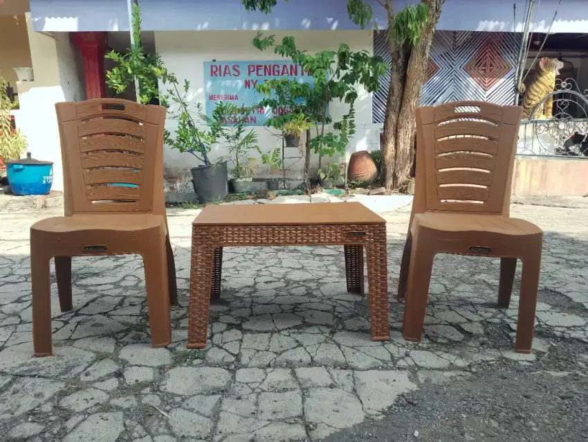 Kursi dan Meja plastik