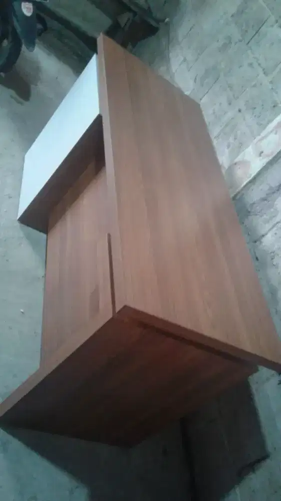 Meja kantor minimalis HPL