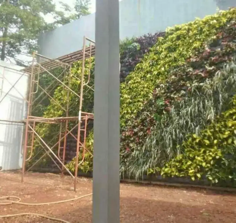 TAMAN VERTIKAL/VERTICAL GARDEN POHON HIDUP DAN SINTETIS
